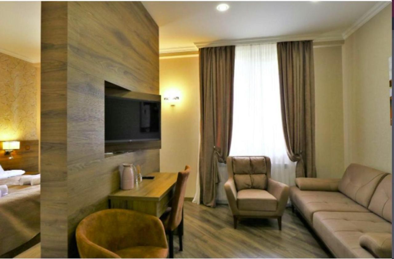 Sunset Tbilisi Luxury Aparthotel Buitenkant foto