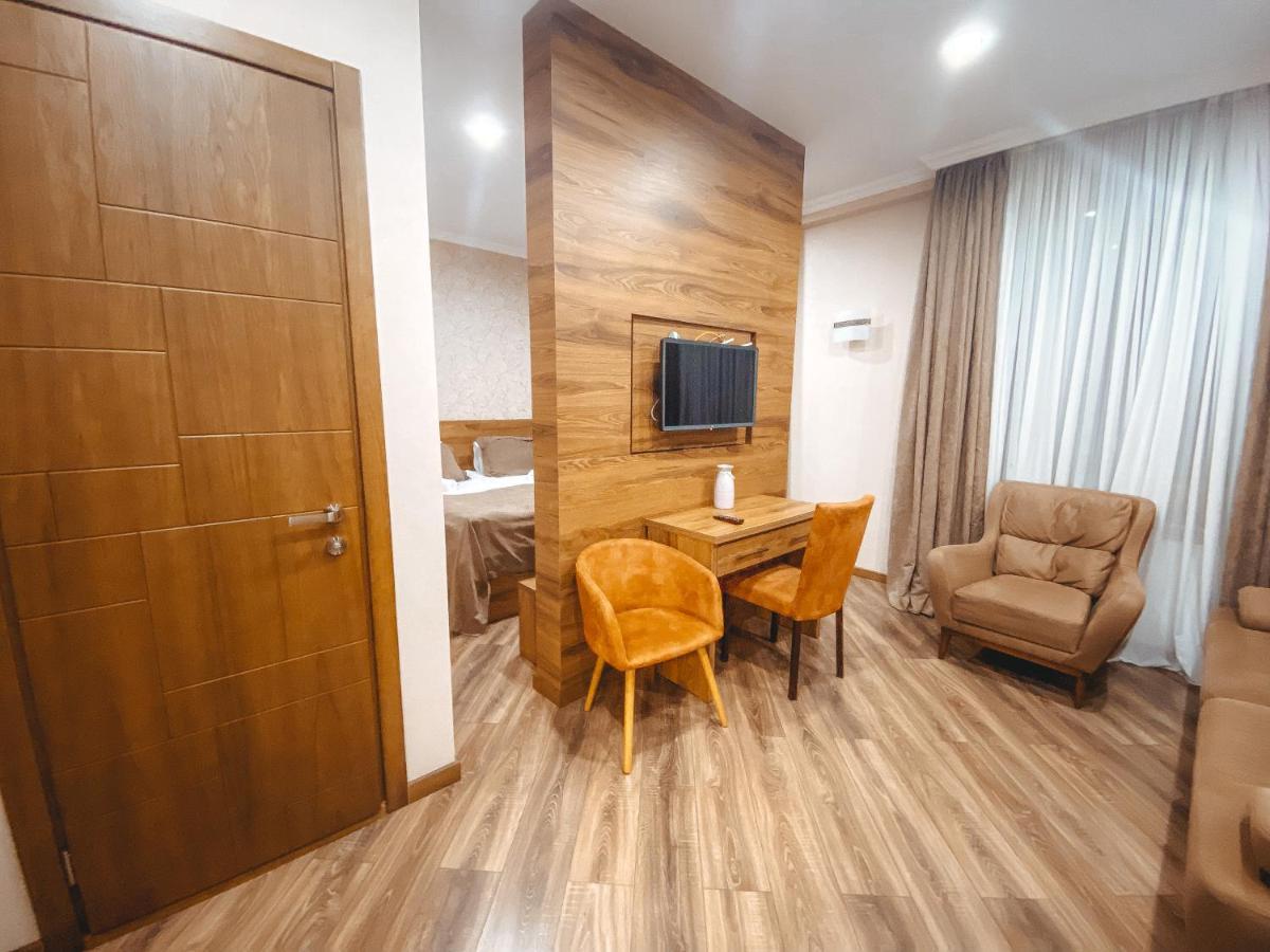 Sunset Tbilisi Luxury Aparthotel Buitenkant foto